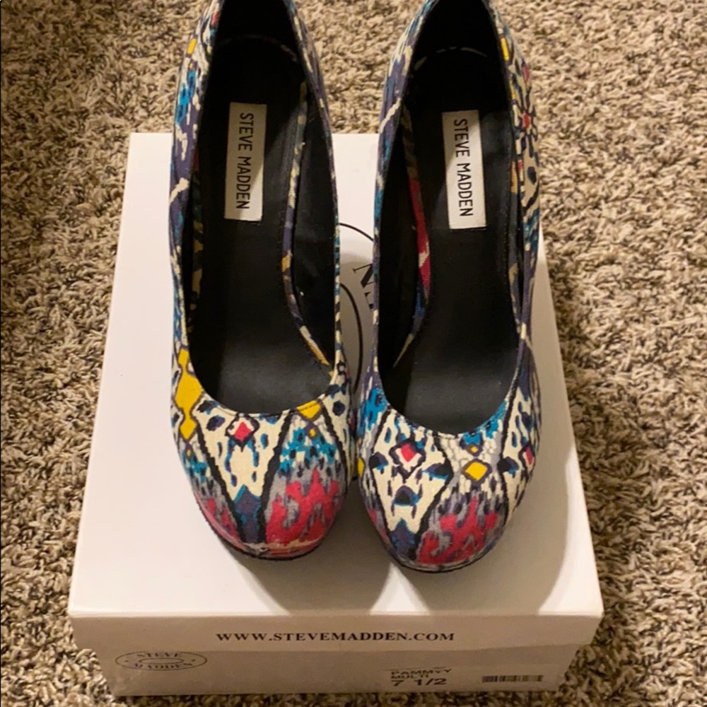 Steve Madden multi colored pammyy wedges